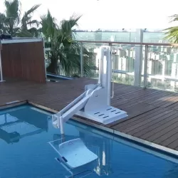 Elevador a batería para piscina Modelo 600 de 120 kgs