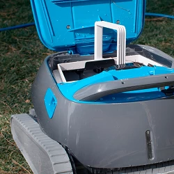 Limpiafondo automático Dolphin Carrera 30