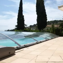 Cubierta para piscina baja de 10 x 5 motorizada