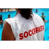 Sauveteur en piscine