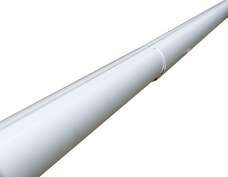 Cepillo helicoidal para un limpieza más eficaz de los residuos de la piscina.