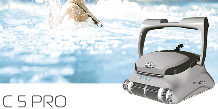 El limpiafondos Dolphin Active X4 proporciona una limpieza fiable, cómoda y rentable para de la piscina. Su fiable método de filtración en cualquier condición de la piscina y el cepillado activo en toda superficie, optimizan la higiene de la piscina.